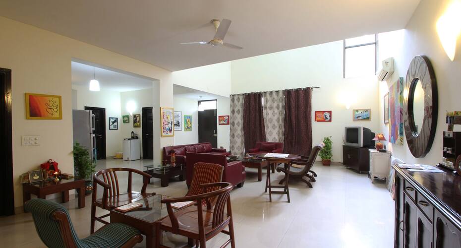 Cinnamon Stays, South City, Gurgaon 5